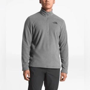 The North Face Quarter Zip Pullover Size Small Can Fit A Womens Medium